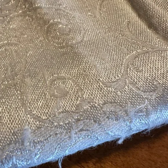 Sold🎈Damask Tablecloth Rectangular Floral Swirl Greek Key Border White - Picture 8 of 11